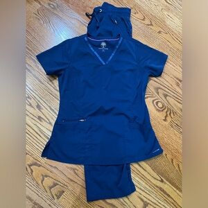 Healing Hands scrub set size medium